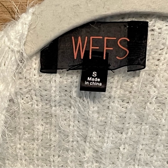 Long Sleeve Fuzzy Wrap Top - Picture 4 of 10